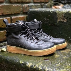 Nike Air Force One gum sole